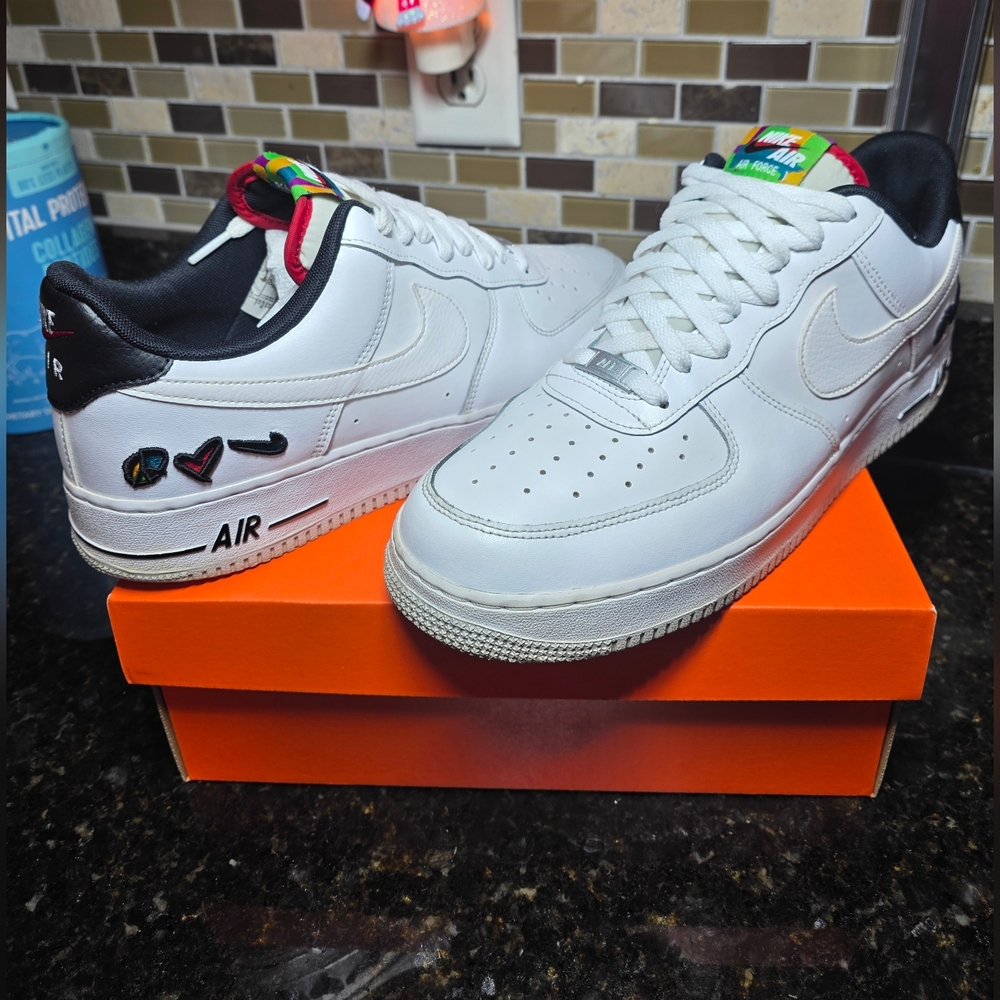 Nike Air Force 1 Low '07 LV8 3 Peace, Love, Swoosh Mens 11 **EUC**